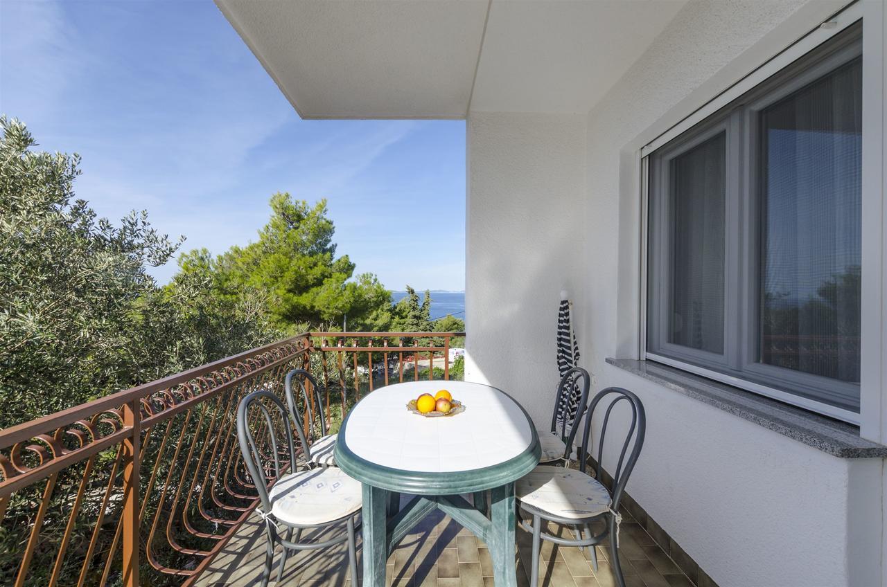 פרימוסטן Apartments Karmela מראה חיצוני תמונה