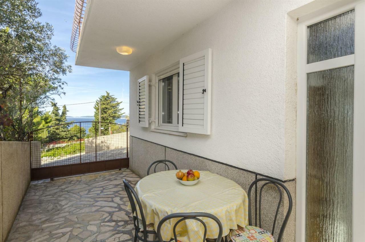 פרימוסטן Apartments Karmela מראה חיצוני תמונה