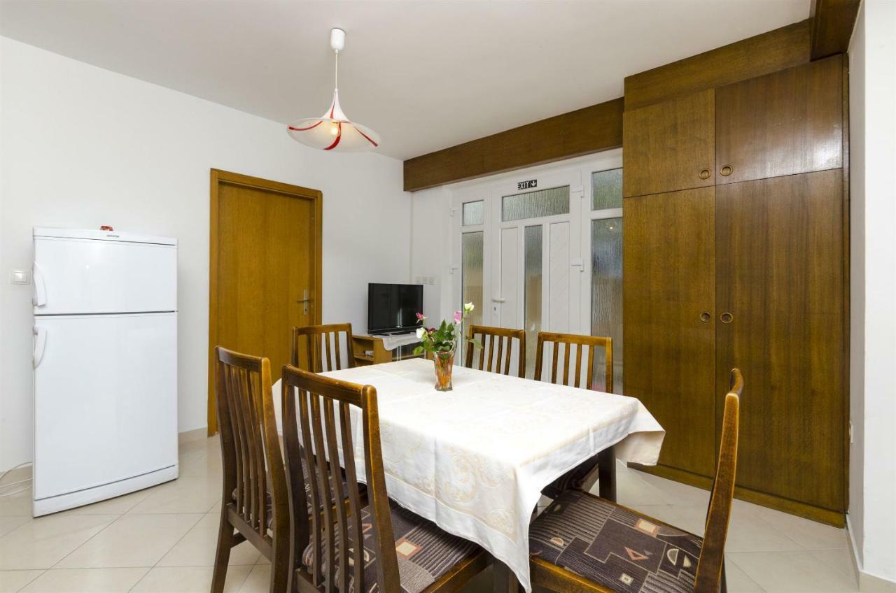 פרימוסטן Apartments Karmela מראה חיצוני תמונה