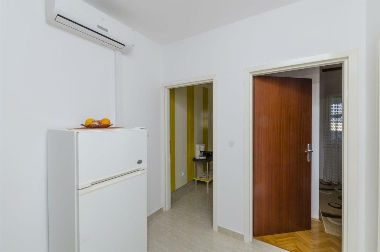 פרימוסטן Apartments Karmela מראה חיצוני תמונה