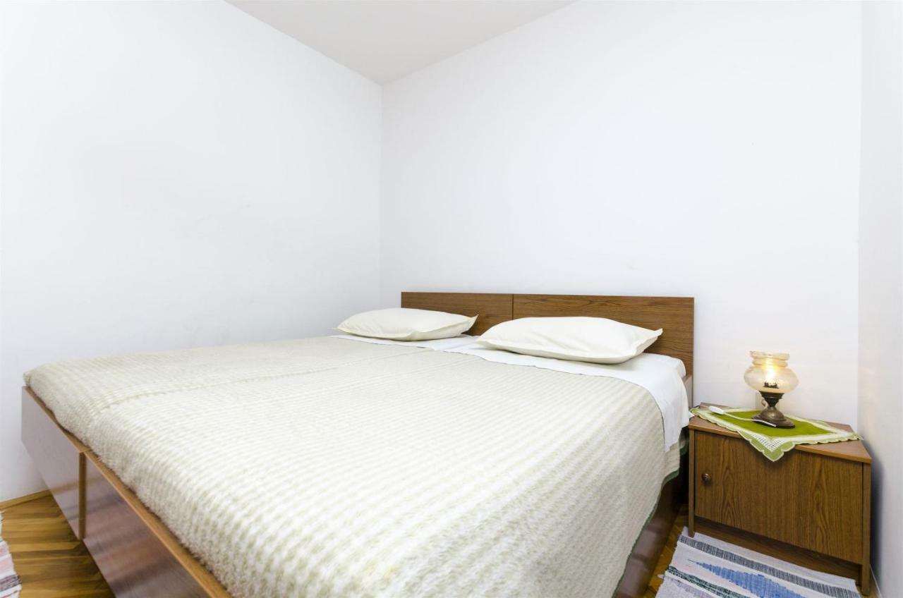 פרימוסטן Apartments Karmela מראה חיצוני תמונה