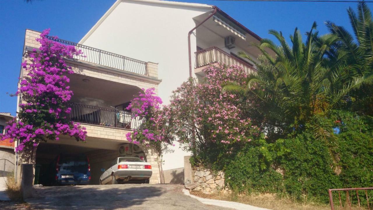 פרימוסטן Apartments Karmela מראה חיצוני תמונה