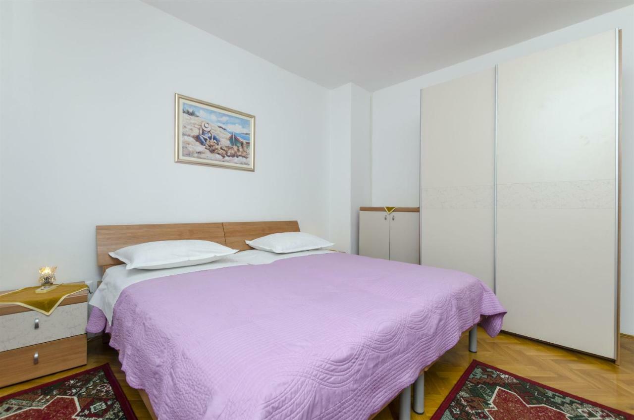 פרימוסטן Apartments Karmela מראה חיצוני תמונה