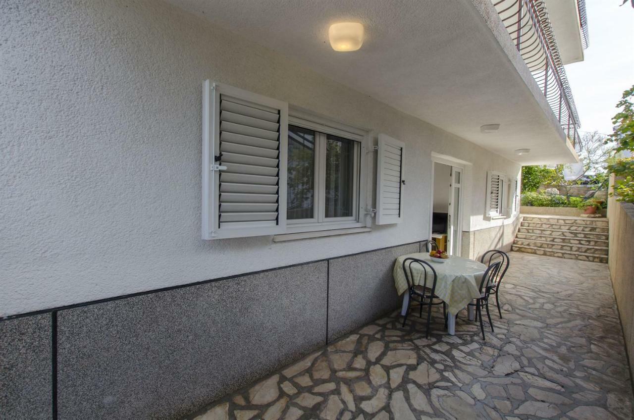 פרימוסטן Apartments Karmela מראה חיצוני תמונה