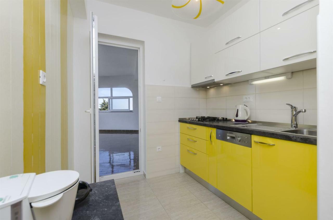 פרימוסטן Apartments Karmela מראה חיצוני תמונה