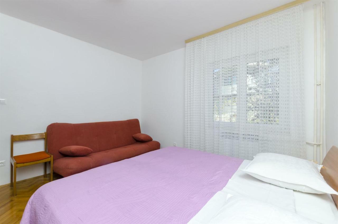 פרימוסטן Apartments Karmela מראה חיצוני תמונה